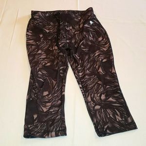 Small (4-6) Danskin now athletic pants. Gray and black pattern